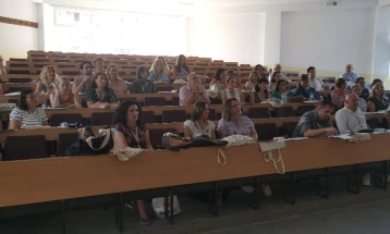 Во Охрид се одржува Технолошки камп за справување со дезинформации преку образованието
