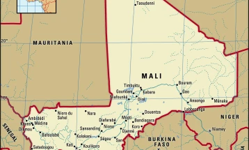 Најмалку 23 лица убиени во напад на село во Мали