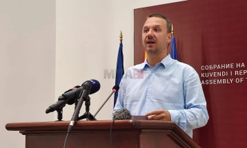 Kostovski: Xhaferi nuk e ka shkelur Rregulloren kur e shtyu votimin për nevojën për ndryshime kushtetuese