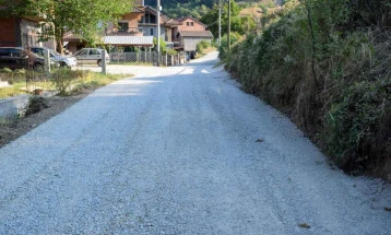Поставен тампон на локалниот пат Мизовски ливади - село Градец