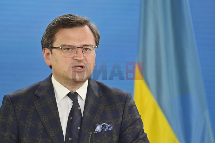 Kuleba: Ukraina nuk do të nënshkruajë një marrëveshje për lëshimin e një pjese të territorit