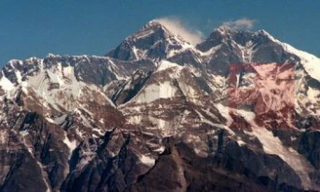 Искачувањето на Монт Еверест може да поскапи