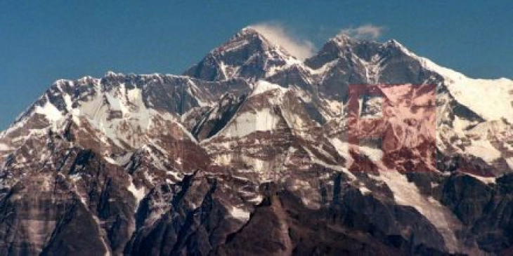 Ngjitja në Mont Everest mund të shtrenjtohet