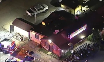 Тројца загинати во престрелка во бајкерски бар во Калифорнија 