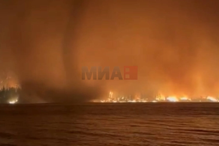 Pesë persona humbën jetën nga stuhitë në Miçigen, tornado zjarri në Kanada