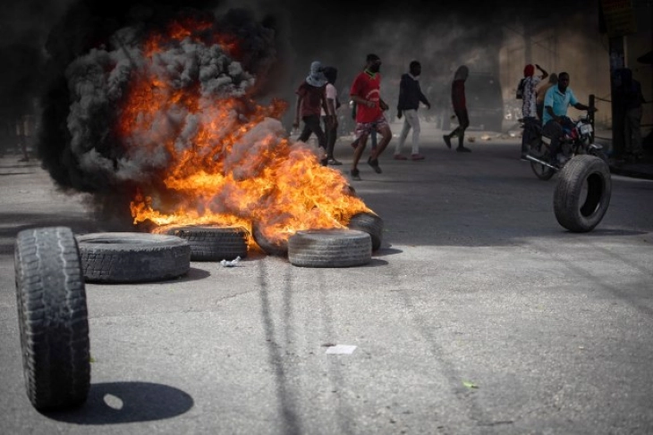 На протест во предградие на Порт-о-Пренс банда убила најмалку седум лица