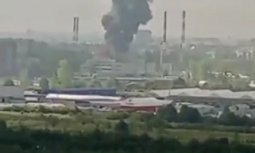 Голем пожар избувна во хангар во Санкт Петербург