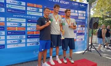 Италијанецот Џордано Пасквале и Фабиан Бетина од Унгарија победници во трката од Европскиот куп во далечинско пливање