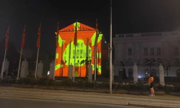 Владата во боите на македонското знаме по повод Денот на независноста