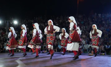 Годишен концерт на фолклорниот ансамбл „Керамичар“