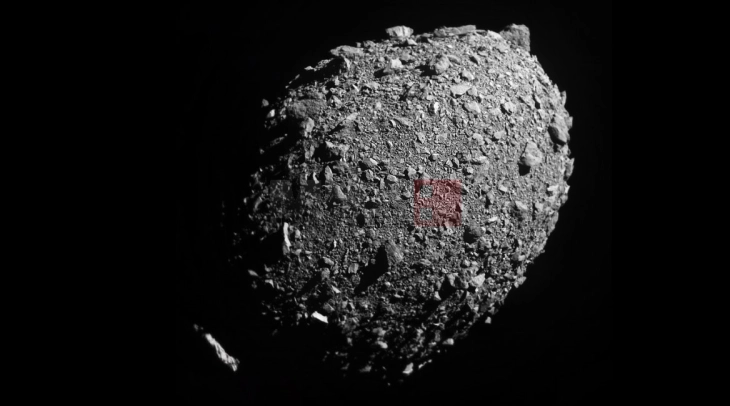 Неочекувано однесување на астероидот, чија траекторија беше сменета од НАСА
