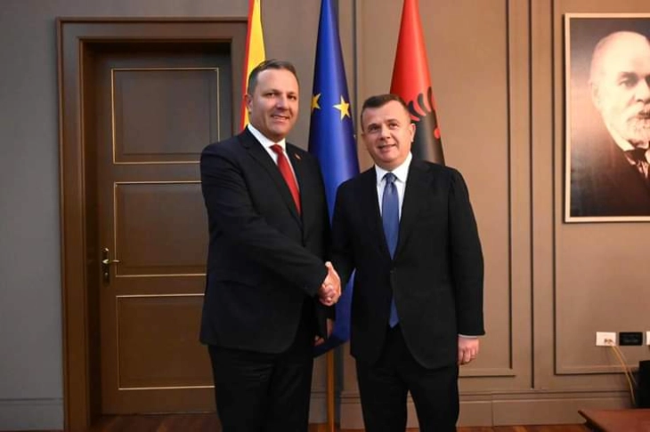 Министерот Спасовски се сретна со неговиот албански колега Бала