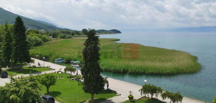 Debat publik në Ohër për projektligjin e shpalljes së Liqenit të Ohrit për monument natyre