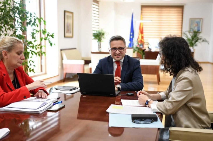 Средба Бесими-Ју во рамки на Конференцијата на СЕФФ: Дискусиите важни за креирање политики кои добиваат поддршка од меѓународните финансиски институции