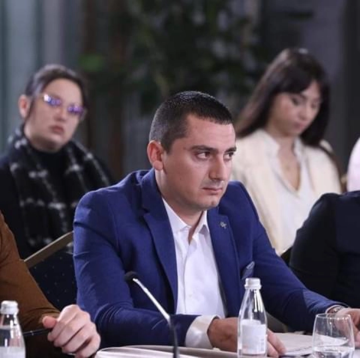 Македонски активисти во Албанија: Не се делете од македонското ткиво, кажете гласно дека сме Македонци