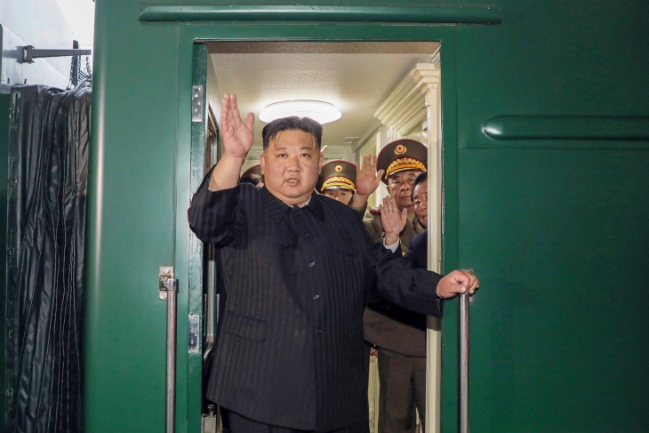 Ким Џонг Ун ја заврши еднонеделната посета на Русија, замина во Северна Кореја со воз