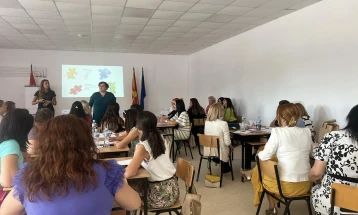 Изучување на странски јазици преку наставни содржини, обука за професори во Куманово