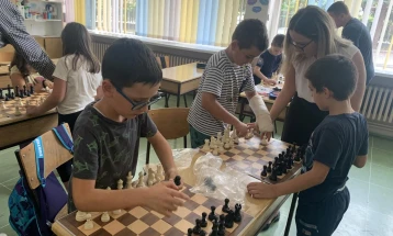 Шаховската федерација донираше опрема за училишта во Скопје и Куманово