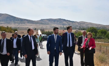 Францускиот министер за надворешна трговија во посета на Штип и на локацијата за централата „Стипион“