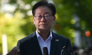Јужнокорејскиот Парламент му го укина имунитетот на лидерот на опозицијата