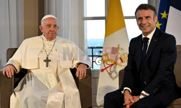 Папата Франциск: Во Европа нема вонредна состојба поради мигрантите, справувајте се со тоа хумано