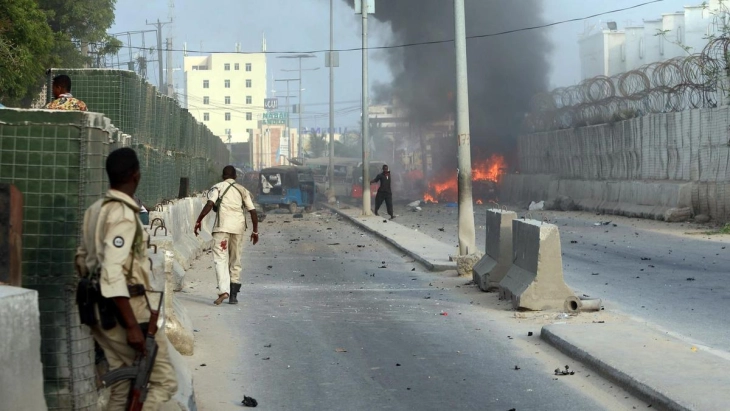 Të paktën 10 viktima në sulmin me bombë në Somali