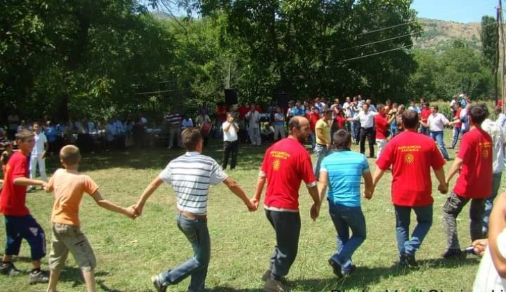 Македонците од Албанија порачуваат: Од кога сме родени знаеме дека сме Македонци