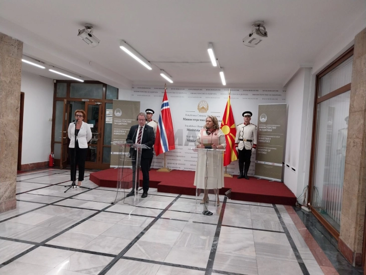 Петровска - Грам: Враќање на политичкиот дијалог меѓу Белград  и Приштина за да се спречи натамошна ескалација