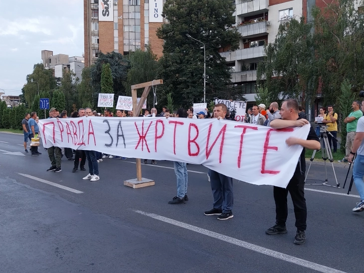 Protestë para Qeverisë dhe Ministrisë së Drejtësisë për rastin me Klinikën për onkologji