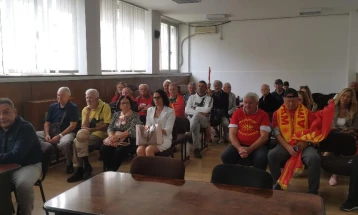 Повторно oдложено рочиштето од процесот против адвокатот Менкиноски поради истакнувањето на знамето од Кутлеш за Водици во Охрид