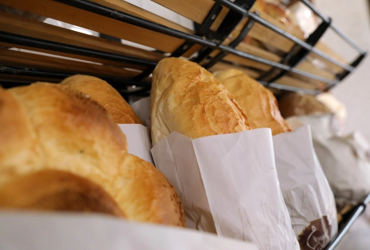 Kompetentët njoftojnë ngrirjen e çmimit të bukës, mullixhinjtë kërcënojnë me ndërprerjen e prodhimit