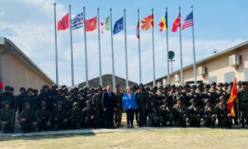 Петровска ги посети припадниците на Армијата дел од силите на НАТО во Бугарија