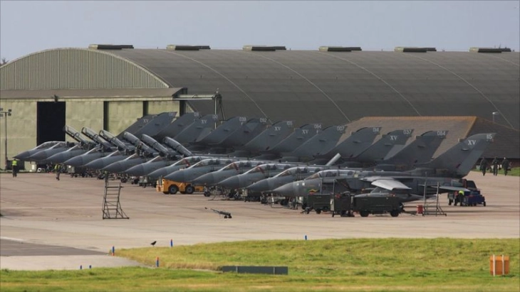 Велика Британија ќе ги распореди своите борбени авиони Тајфун во Полска