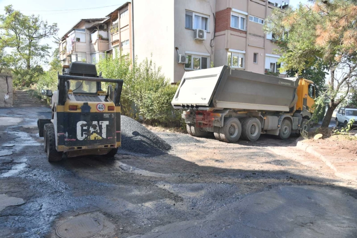 Во штипска Автокоманда асфалтирани три пристапни улици до зградите