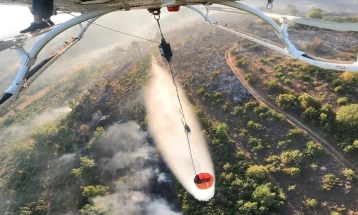 Локализиран пожарот во атарот на Соње, ангажирани „ер трактори“ и хеликоптери од МВР