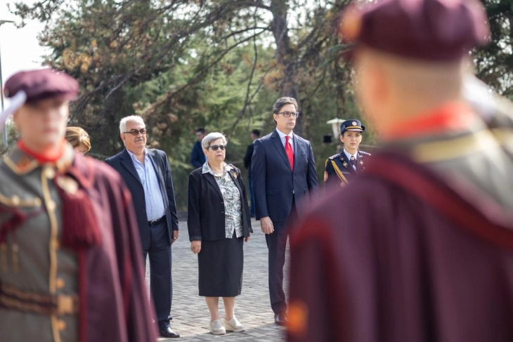 President Pendarovski lays flowers at Partisan Cemetery memorial to mark October 11