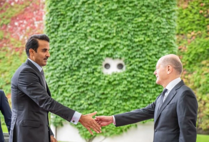 Sholc u takua me emirin e Katarit për të diskutuar për Izraelin dhe Hamasin