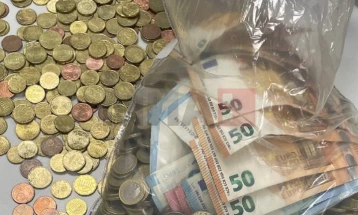 Хигиеничарка наплаќала пред тоалет во Штутгарт и незаконски заработила неколку илјади евра