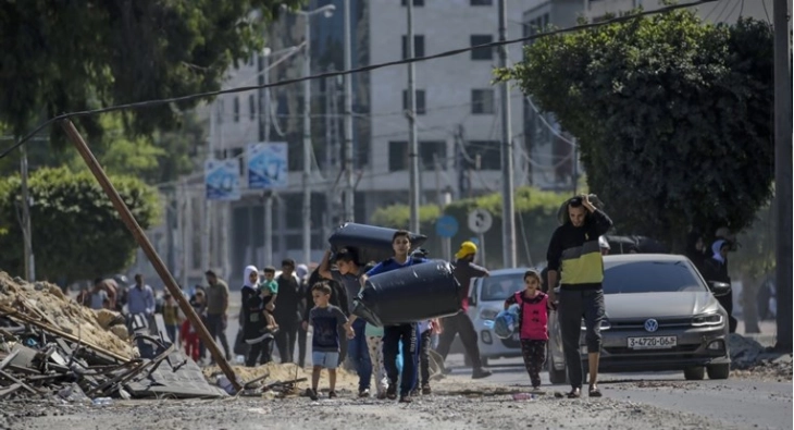 Илјадници Палестинци бегаат од северот на Газа по наредбата на израелската војска за евакуација