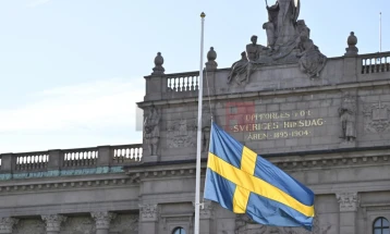 Flamuri suedez është ulur në gjysmë shtize në selinë e FIFA-s në nder të viktimave nga të shtënat në Belgjikë