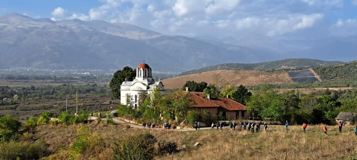 Традиционалната „Милениумска патека“ на Сува Гора ја поминаа 120 планинари