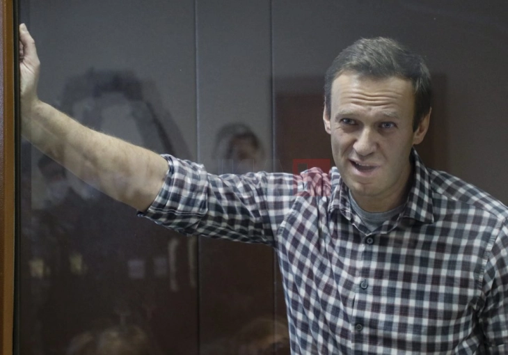 Navalni refuzoi të paraqitet për t'u marrë në pyetje pasi iu konfiskuan të gjitha mjetet për të shkruar