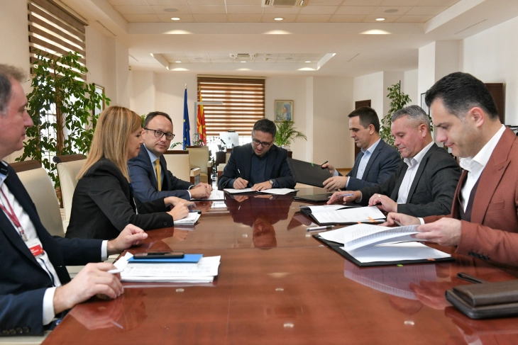 Finance Ministry and municipalities of Tetovo, Vinica and Zhelino sign agreements for first structural bonds