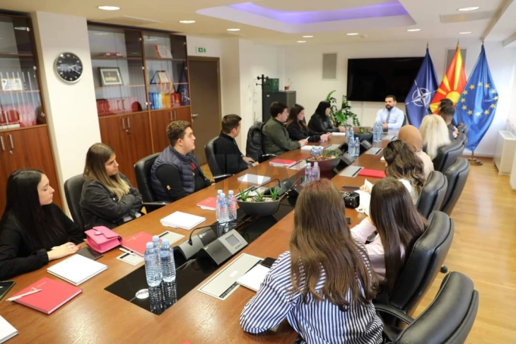 Средба на министерот Лога со студенти и ученици по повод Европскиот ден на правдата