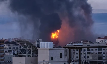 Vafa: Dhjetëra civilë humbën jetën në sulmet e mbrëmshme ajrore izraelite në Gaza