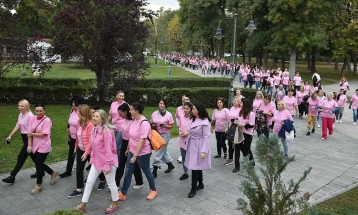 Во Градскиот парк дефиле за одбележување на месецот на борба против ракот на дојки