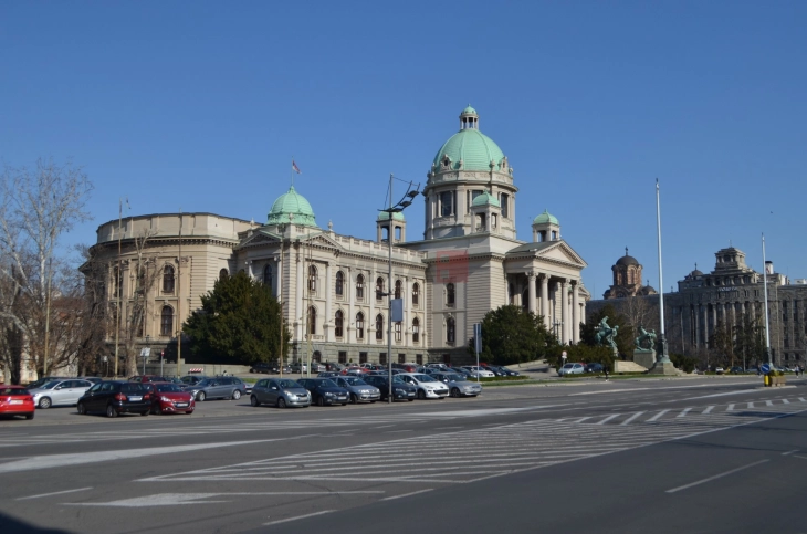 Qeveria serbe propozoi shpërndarjen e Parlamentit dhe shpalljen e zgjedhjeve