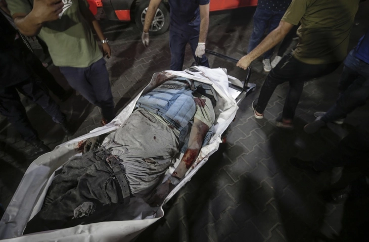 Репортер на палестинска телевизија загина во израелски напад врз неговиот дом во Кан Јунис, во Појасот Газа