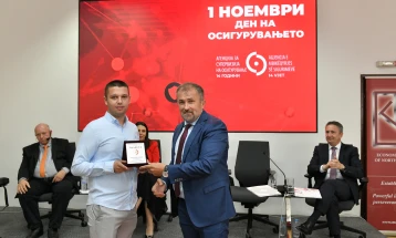 АСО додели награда за најдобар истражувачки труд за осигурувањето на студент од Охрид