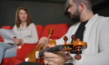 Поповски за МИА: Изработувањето на виолини е комплексна материја, најважно е да се постигне квалитет на звукот